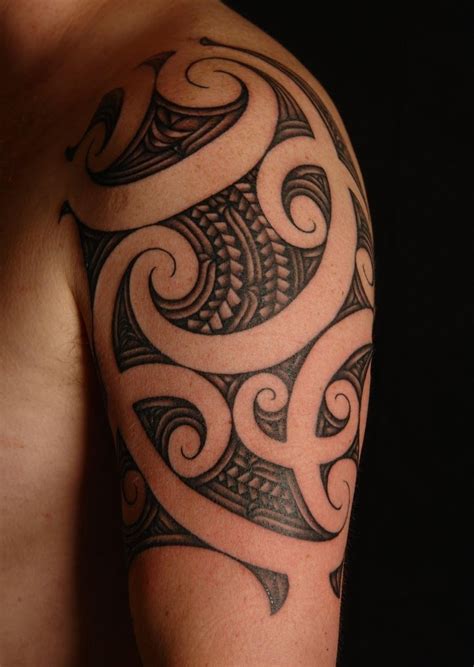 The purpose of tribal tattoos may vary from one tribe to another, as some tribes in the ancient times did also use tattoos as camouflage when hunting in the woods. 57 Fantastic Maori Shoulder Tattoos