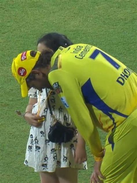 ipl 2023 ms dhoni performs daddy duties as daughter ziva him after win against delhi capitals