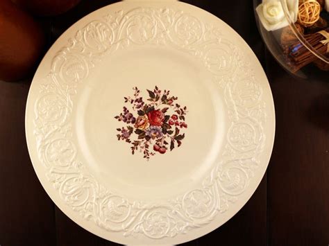 Wedgwood patrician with a floral center pattern. Vintage Wedgwood Patrician Swansea 10 5/8 27.2 cm | Etsy ...