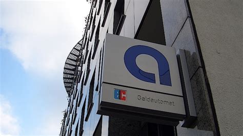 Die adressen und öffnungszeiten finden sie auf unseren filialseiten. Apobank-Börse: 900 Pharmazeuten suchen Apotheke | APOTHEKE ...