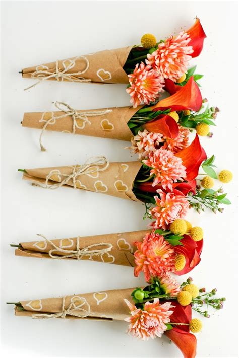 10 Diy Ways To Wrap A Flower Bouquet For A T Shelterness