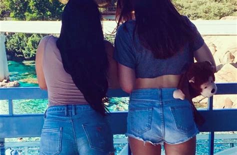 Ariel Winter Bares Her Booty In Signature Daisy Dukes See The Cheeky