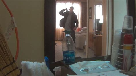 Vk is een universeel middel om contact te onderhouden met vrienden en klasgenoten en hen te zoeken, en dat dagelijks gebruikt wordt door tientallen miljoenen mensen. Property Left in Your Hotel Room May Be a Target for Theft ...
