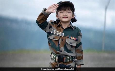 Watch 5 Year Old Sings National Anthem In Army Uniform With Soldiers