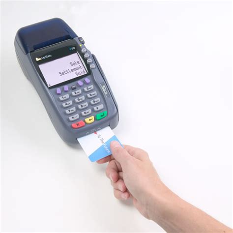 Aug 13, 2019 · a credit card swiper accepts magnetic stripe (magstripe) payments — the type of payment credit cards were originally designed for. Incomparable Benefits of Cell Phone Credit Card Reader | GadgetCage
