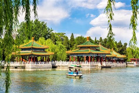 Premium Photo Beihai Park With The Lake Beijing China