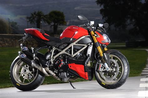 Riding a ducati on the road becomes a thrilling experience, a continual surprise that you wish would never end. HOT MOTO SPEED: Ducati Sports Bikes