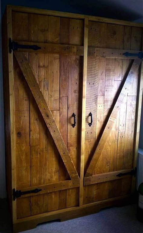 A pallet closet can be done in some different ways, and we will show
