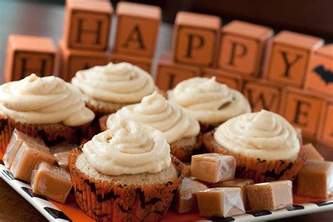 Spiced Cupcakes with Caramel Frosting | Caramel frosting recipe, Frosting recipes, Spiced cupcakes