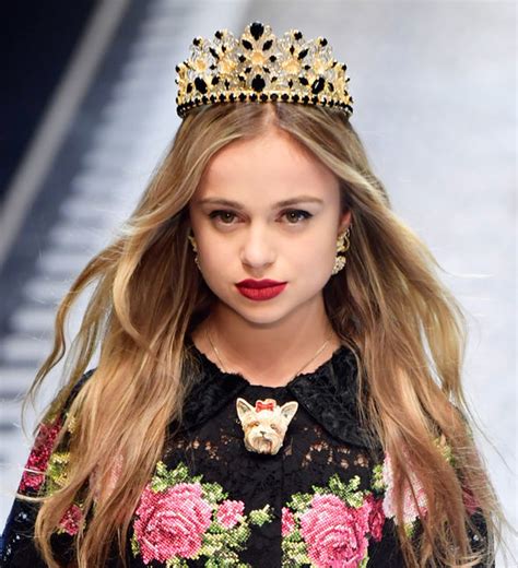 Lady Amelia Windsor Stunning Royal Wears Weird Outfit Lfw Express
