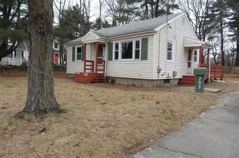 793 Central St Stoughton Ma 02072 Mls 72442480 Redfin