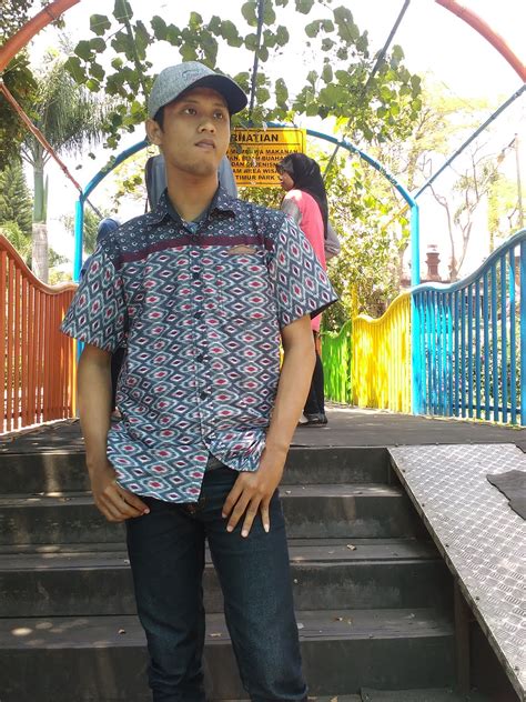 Filsafat pancasila adalah hasil pemikiran yang paling mendalam dan dianggap telah dipercaya serta diyakni sebagai suatu kesatuan dari norma dan nilai yang paling dianggap benar, adil, bijaksana, paling baik dan paling sesuai dengan kaidah didirikannya negara kesatuan republik indonesia. semua mata kuliyah: ANALISIS KURIKULUM DI INDONESIA Oleh ...