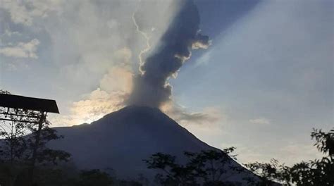 Warga berlarian menyelamatkan diri, semuanya panik!! Gunung Merapi kembali mengalami Erupsi - MileniaNews