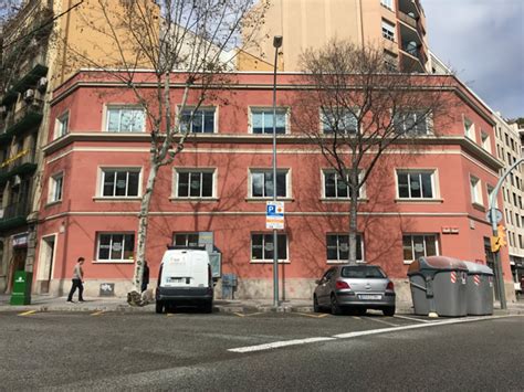 ¡no esperes más y comienza hoy mismo tu proyecto! Rehabilitación de fachada del edificio en el centro de ...