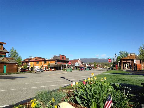 Located on five beautiful acres along the north fork of the colorado river just three miles south of the historic town of grand lake, our rustic log cabins and reunion bunkhouse are available year round. Colorado Cabin Adventures