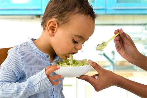 Symptoms of food poisoning include nausea, vomiting, diarrhea, abdominal cramps, fever, dehydration, and bloating. Food Poisoning In Toddlers - Causes, Symptoms & Treatments