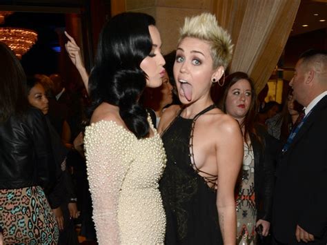 Miley Cyrus Kissed Katy Perry But I Kissed A Girl Singer Didnt Seem To Like It Bustle