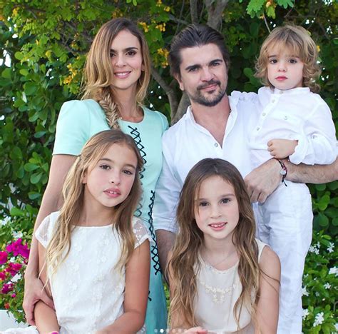 Fotos De Juanes Y Su Familia People En Español