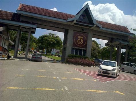 For å få bedre oversikt over beliggenheten open university malaysia johor learning centre añimation, vær oppmerksom på gatene som ligger i nærheten: Universiti Teknologi Malaysia (UTM) in Johor Bahru, Johor ...