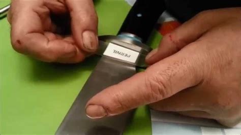 Somos conscientes del mundo en que vivimos, por lo que creemos que debemos cuidar y proteger nuestro planeta. Grabado de cuchillos con plantillas de vinilo | Tutoriais ...