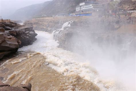 A Cachoeira De Shanxi China O Rio Amarelo Hukou Imagem Editorial