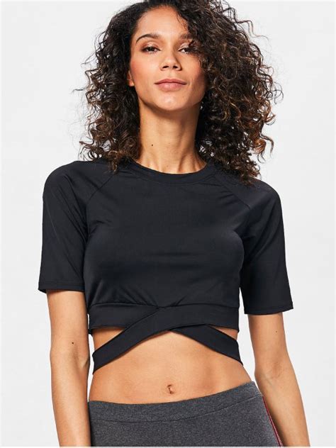 The early history of the crop top intersects with cultural views towards the midriff, starting with the performance of little egypt at the 1893 chicago world's fair. 24% OFF 2021 Crop Top De Sport Dans Noir | ZAFUL France