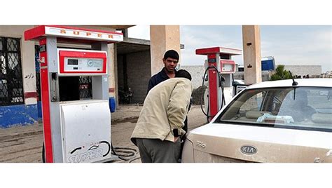 Bu geceden itibaren litre başına benzinde 17 kuruş, motorinde 18 kuruş zam yapılacak. Suriye'de mazota yüzde 800 zam | NTV