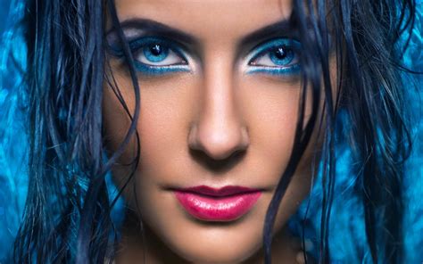 Fond Décran Visage Femmes Maquette Yeux Bleus Rouge Maquillage