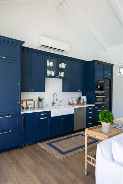 As far as pictures of kitchen cabinets are concerned, there is no dearth of such collections in the web. Home Bunch Interior Design Ideas