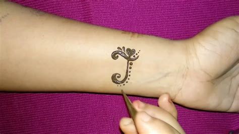 हेल्लो दोस्तों इस पोस्ट में मैंने a to z alphabet mehndi design के बारे में लिखा है जहाँ पर . DIY 'J' letter henna tattoo design || Alphabet j letter ...