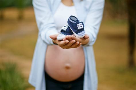 Dengan izin dan rezeki dari yang maha esa, pasti anda boleh mencuba dan berikhtiar dalam mendapatkan jantina anak yang diingini. Sedang Hamil Tua? Kenali 7 Ciri Bayi Masuk Panggul ...