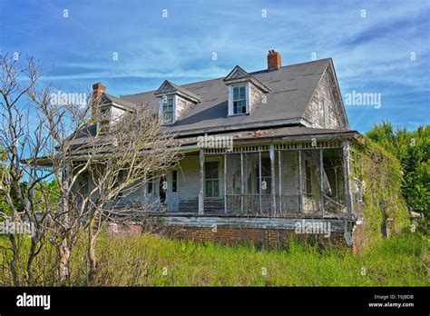 Abandoned Farmhouse In Rural South Carolina Stock Photo Alamy