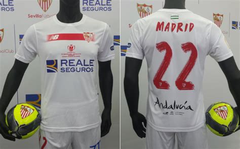 Check spelling or type a new query. El Sevilla presenta la camiseta para la final de Copa