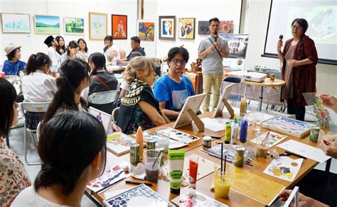 Ekstrakurikuler ini sengaja tidak di lukis kaca gaya nagasepaha. Teknik Lukisan Kaca Cirebon Banyak Diminati di Jepang ...