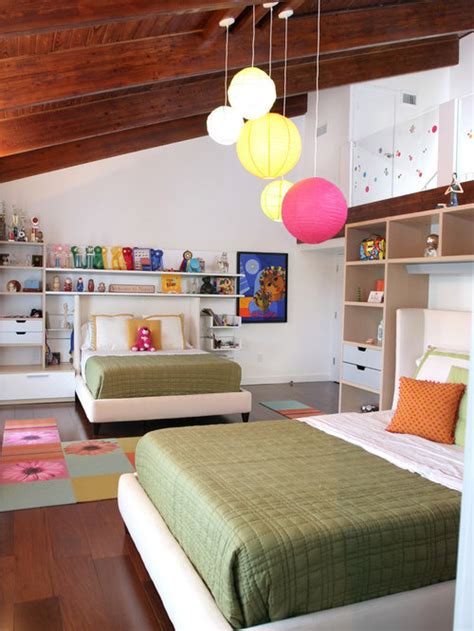 Learn how to take your small bedroom to the next level with design, decor, and layout inspiration. Shared Bedroom | Houzz