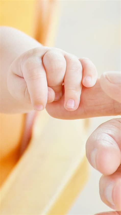 Wallpaper Baby Hands Father Touch Relation Hd 4k
