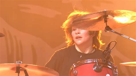 Watch Taylor Hawkins Son Shane Performs Emotional ‘my Hero With Foo Fighters