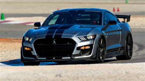 Download Vehicle Ford Mustang Shelby Gt500 4k Ultra Hd Wallpaper