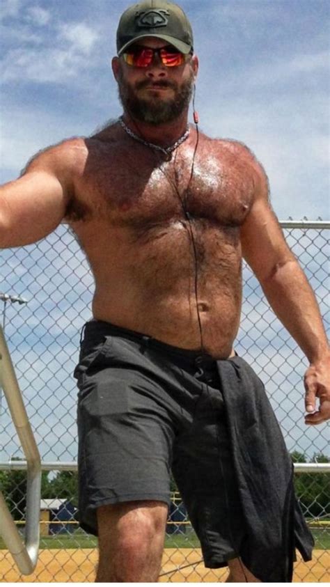 Pin De Al Antone En Daddy Muscle Bear Hombres Peludos Hombres Robustos Hombres Atractivos