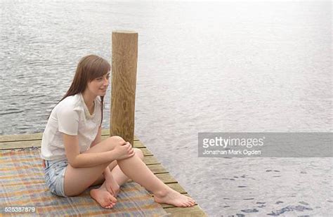 Barefoot Girl ストックフォトと画像 Getty Images