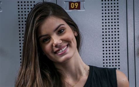 Camila Queiroz entrega que ficou com item de Angel após Verdades Secretas Notícias da TV