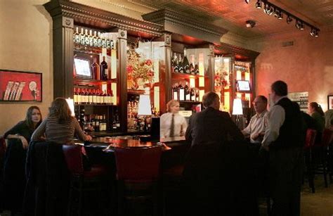 Delmonicos Steakhouse A Happy Hour With A Big City Feel
