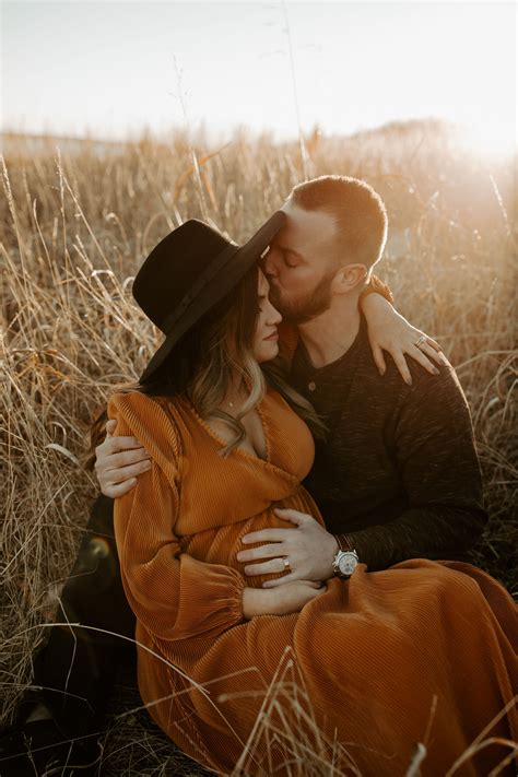 Fall Maternity Shoot Fall Maternity Pictures Couple Maternity Poses Maternity Photo Outfits