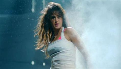 Hrithik roshan is an indian actor, born on 10th january 1974, well known globally for his versatile roles, unmatchable dancing skills and attractive looks. Dhoom Fashion Brigade ist zurück mit Bikinis, Dieben und ...