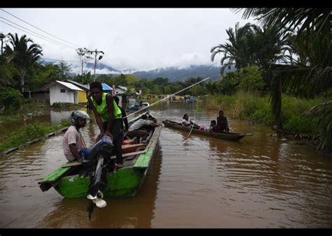 Dampak Banjir Bandang Sentani Antara Foto
