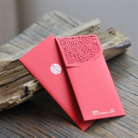 A red envelope which is given to children on new year's day. red envelope primum - Google Search | Red Envelop ...