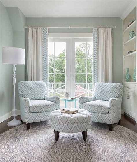 It's gonna perfectly match every kind of space, no matter if you prefer modern or traditional style. 6 Amazing Bedroom Chairs For Small Spaces | Decorating ...