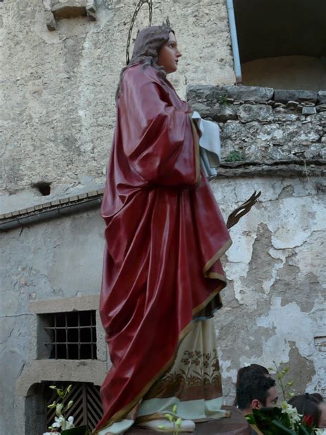 Llevamos más de 100 años brindando atención de calidad en salud visual. L'Americana: Auguri di Santa Lucia