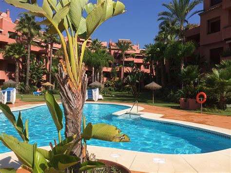 Crea un viaje a medida con familia o amigos. Alquiler Apartamento Urbanización Alicate Playa Marbella