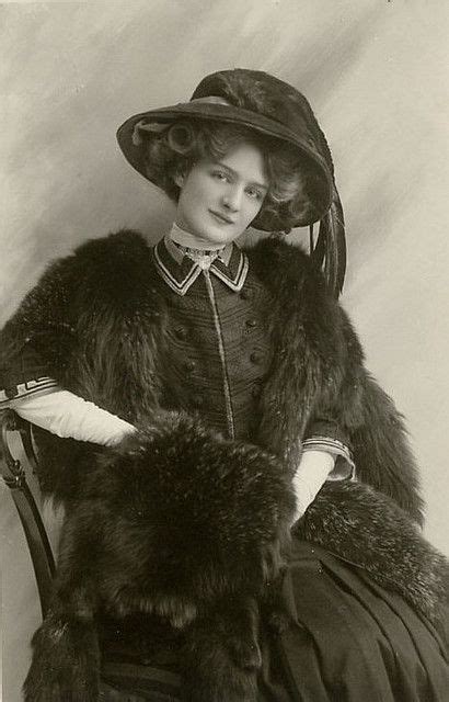Captivatingly Gorgeous Victorian Stage Actress Lili Elsie